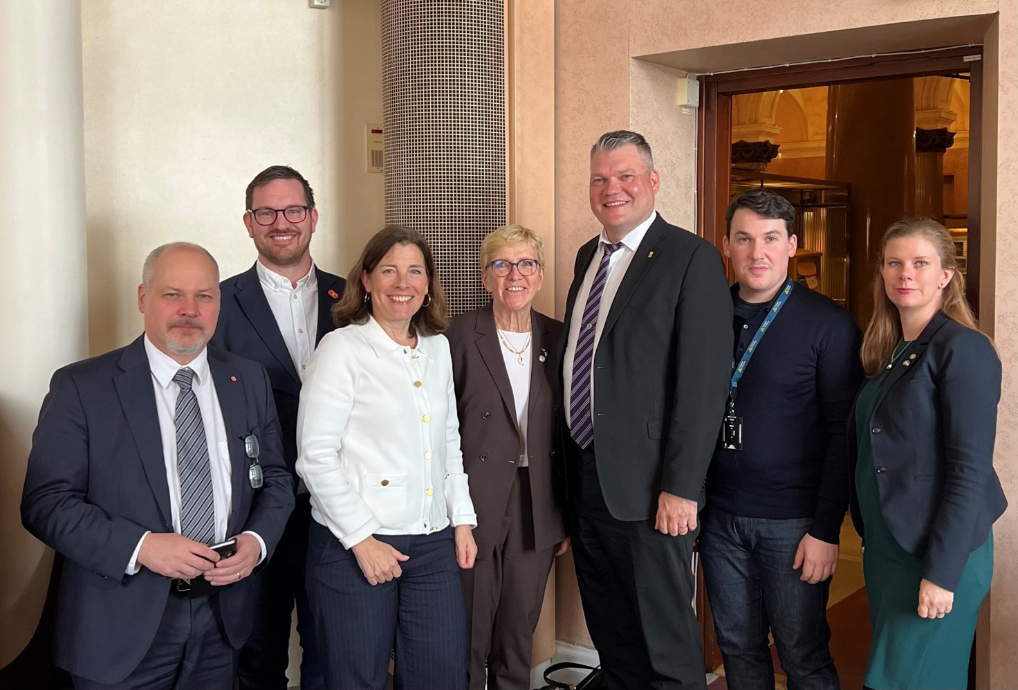 Savola Tukholmassa ja Oslossa: Pohjoismainen puolustusyhteistyö heräämässä uuteen aikaan